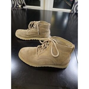 UGG Neumel Suede Lace Up Chukka Boots Tan Beige Sheepskin Lined Women's Size 7.5